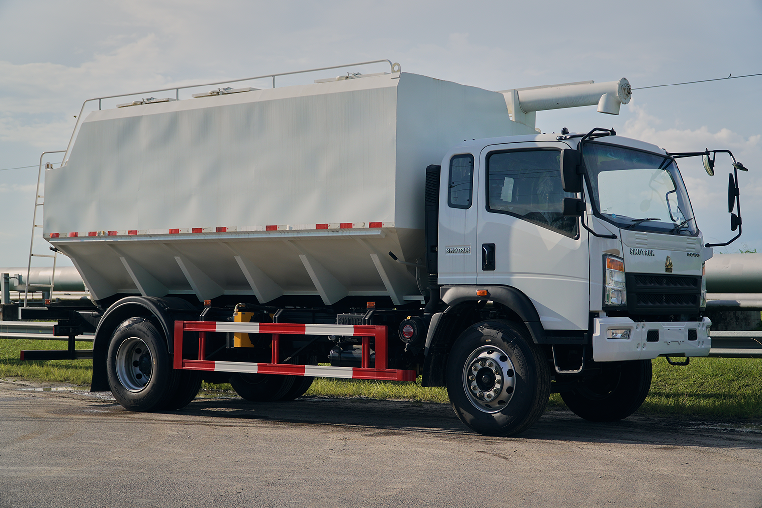 Feed Transfer Van Truck 10m³