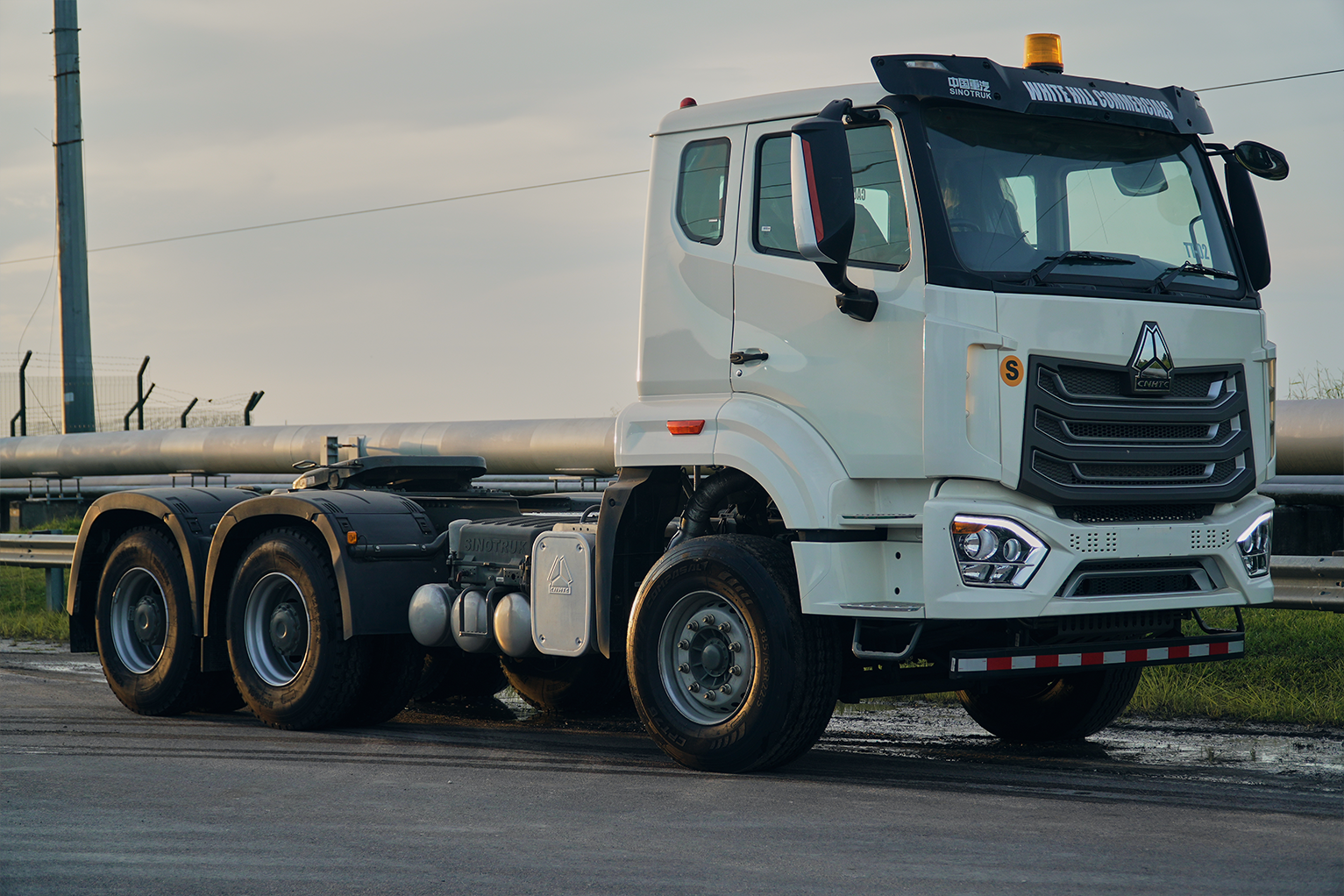 SINOTRUK NX TRACTOR RHD